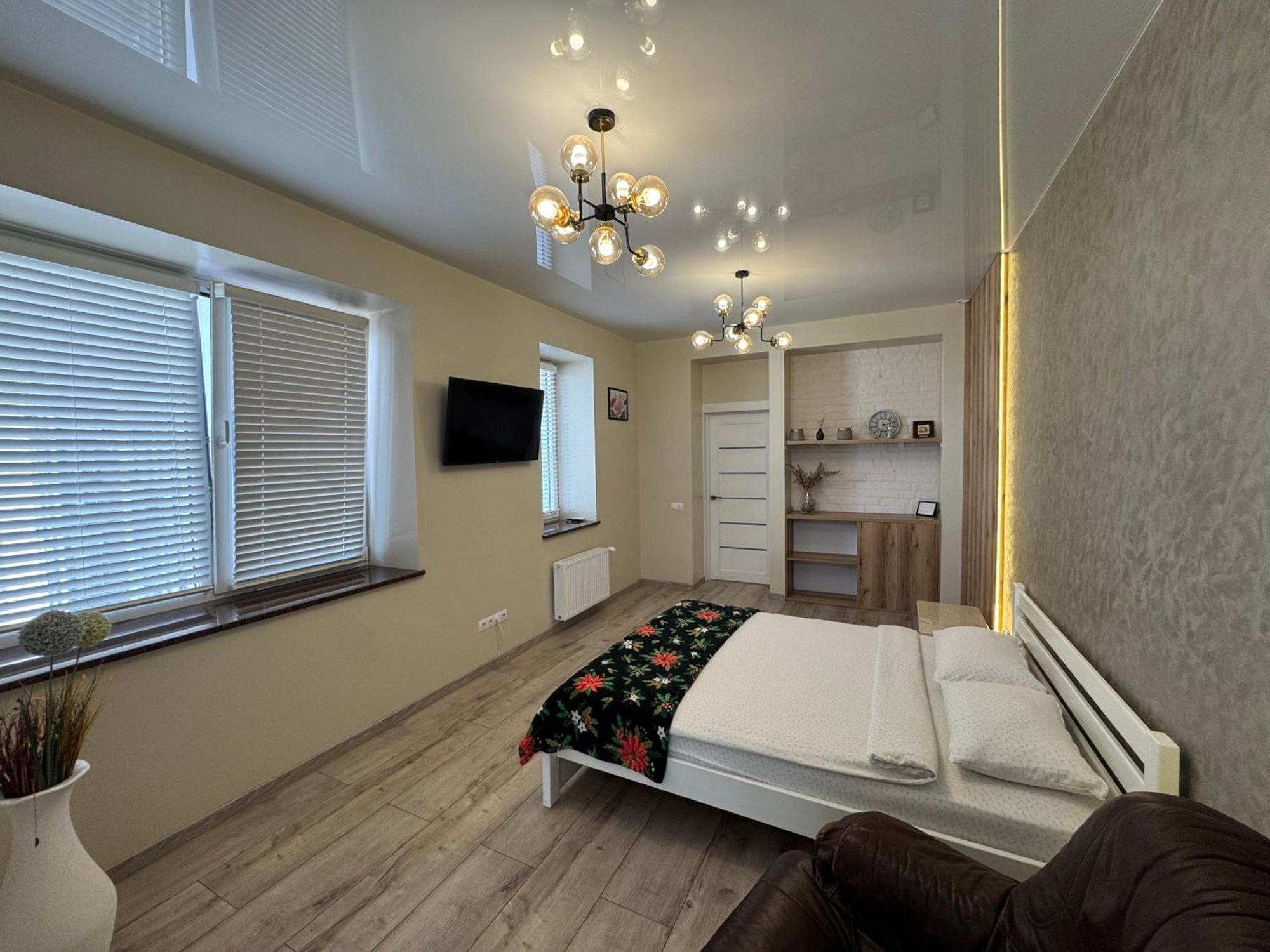 Vip Apartment У Центрі Міста, Новобуджк Театральний,Дуже Простора Rivne Exterior foto