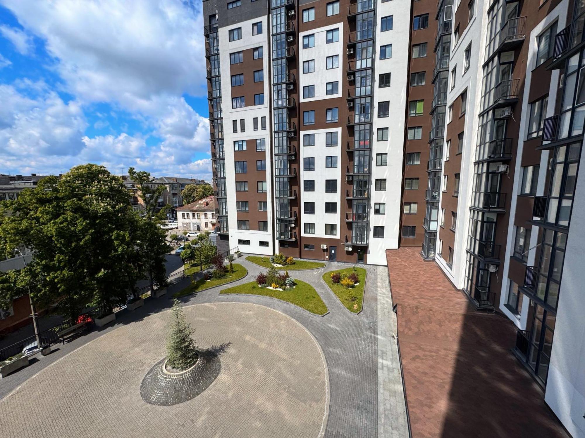 Vip Apartment У Центрі Міста, Новобуджк Театральний,Дуже Простора Rivne Exterior foto
